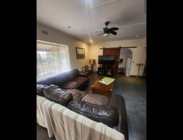 5 BEDROOM HOUSE FOR SALE IN VERWOERDPARK